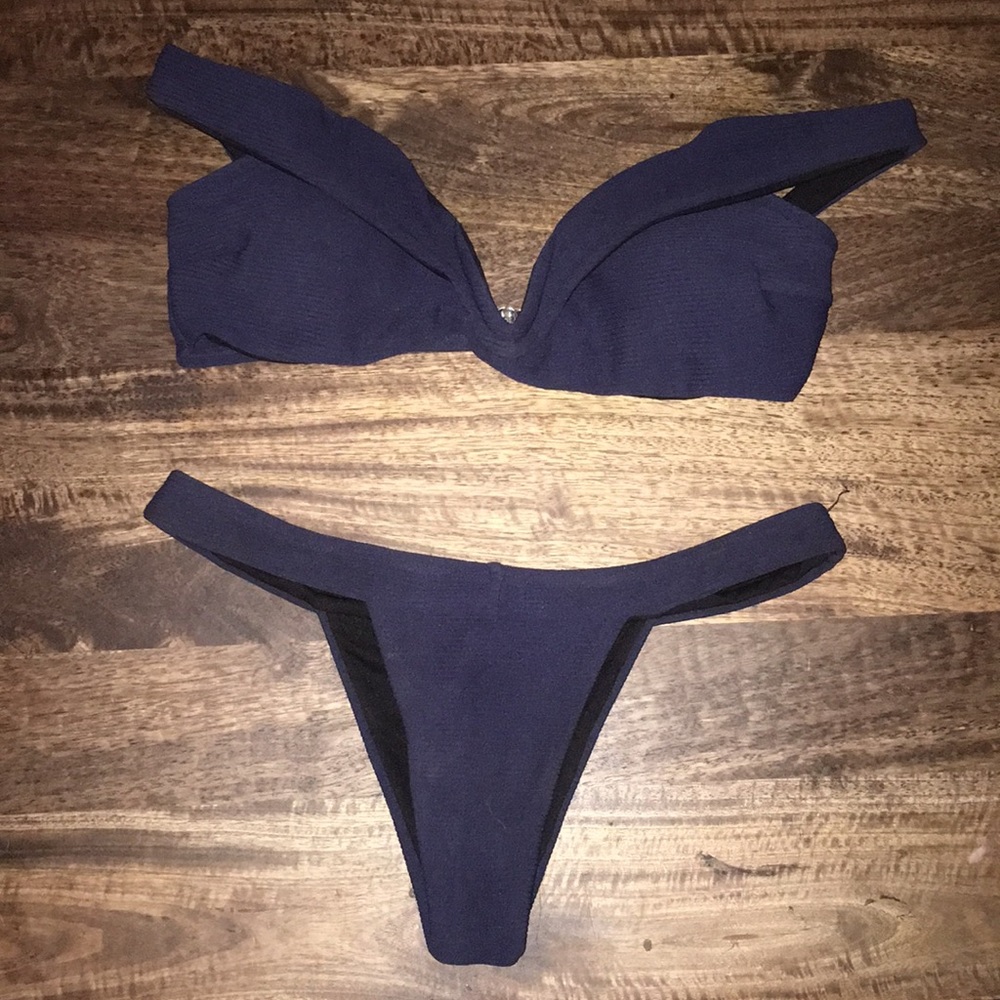 Navy blue off-the-shoulder bikini